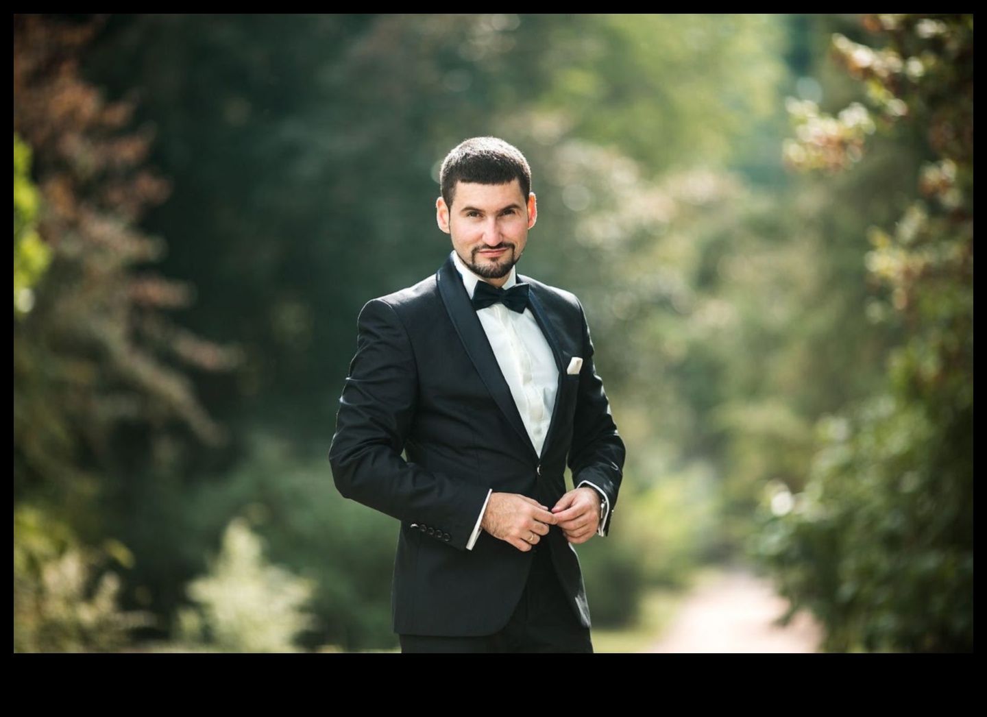 Zamansız Cazibe: Damat Moda Vitrini